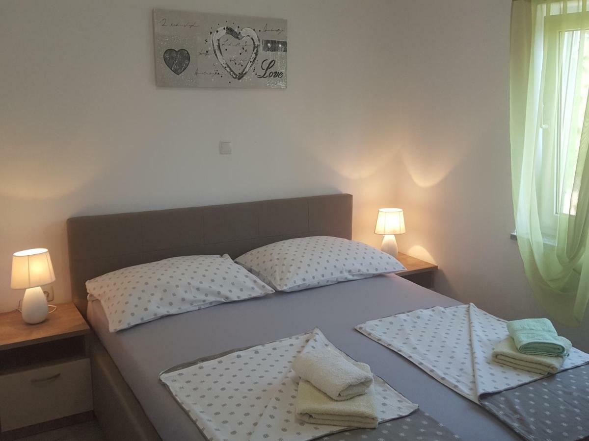 Apartmani Slavica Раб Екстер'єр фото