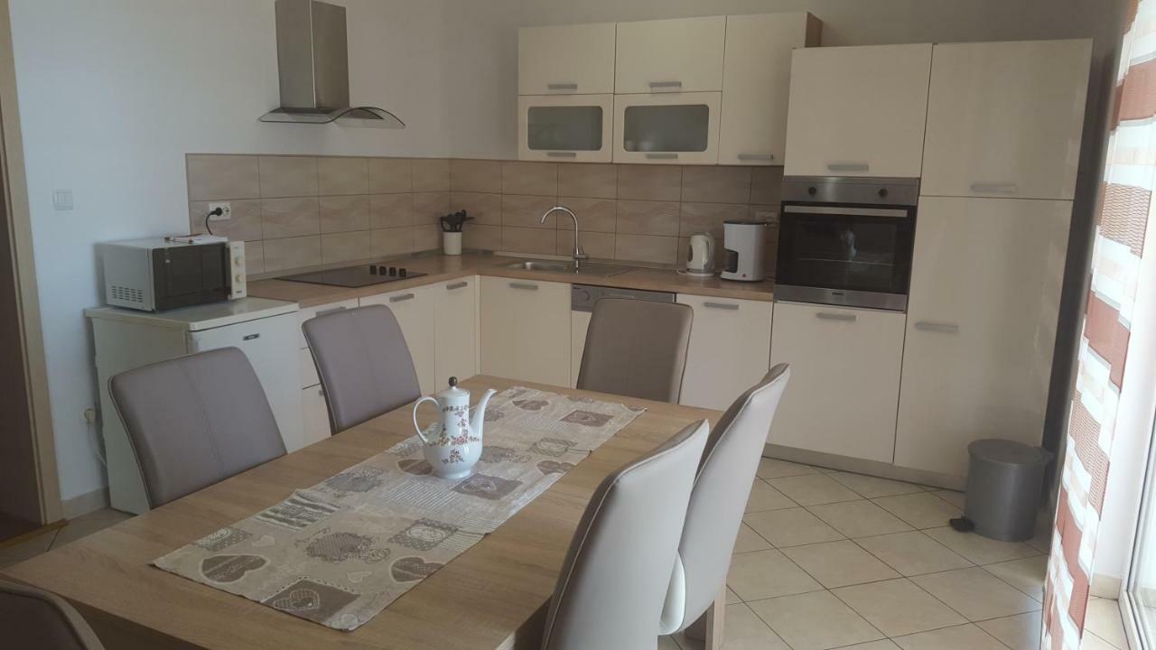 Apartmani Slavica Раб Екстер'єр фото